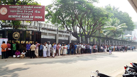 Queue before RBI to exchange notes on Thursday