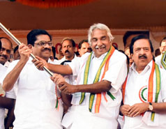 V. M. Sudheeran, Oommen Chandy and Ramesh Chennithala